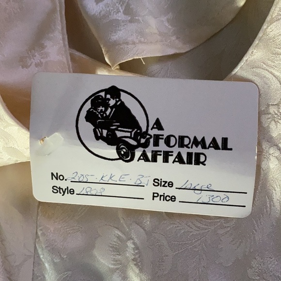 Authentic Vintage lace Wedding Dress - Picture 5 of 10